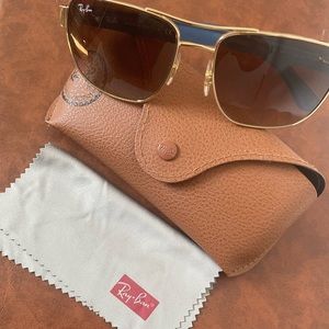 Ray-Ban RB3530